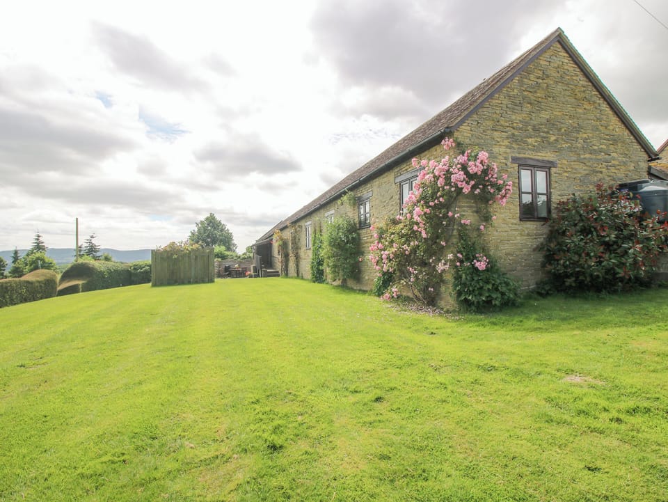 Cottage | Property grounds