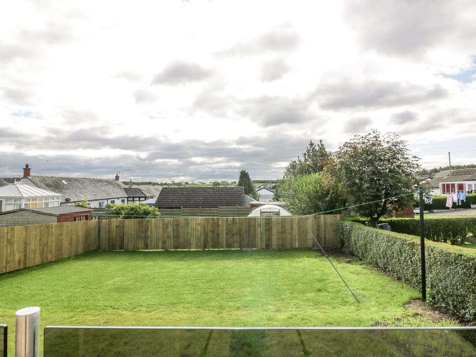 Cottage | Sport court