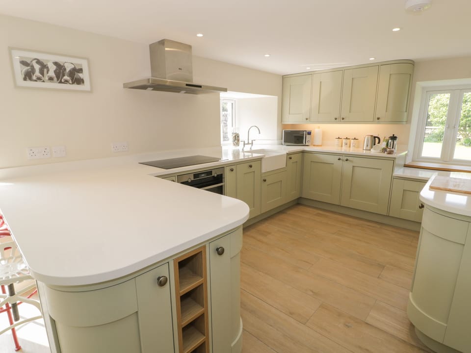 Cottage | Private kitchen | Fridge, microwave, dishwasher, electric kettle