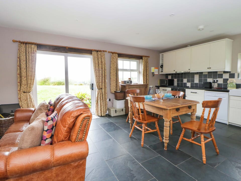 Cottage | Living area