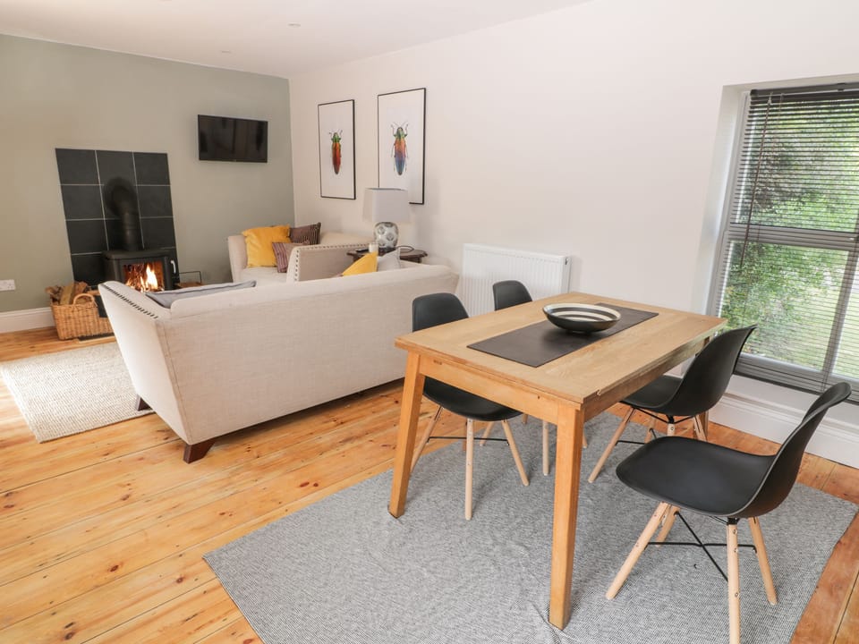 Cottage | Interior