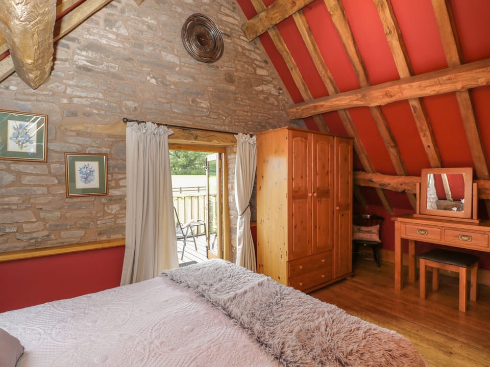 Pentre Barn Cottage in Llanfoist Fawr