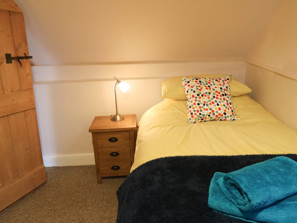 Cottage | 2 bedrooms, individually decorated, individually furnished, free WiFi
