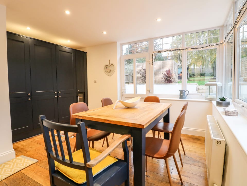 Cottage | Private kitchen | Fridge, microwave, dishwasher, electric kettle
