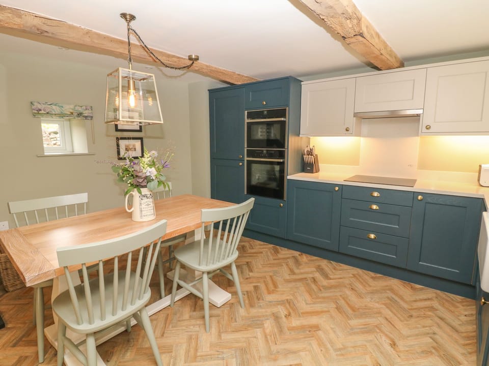 Cottage | Interior