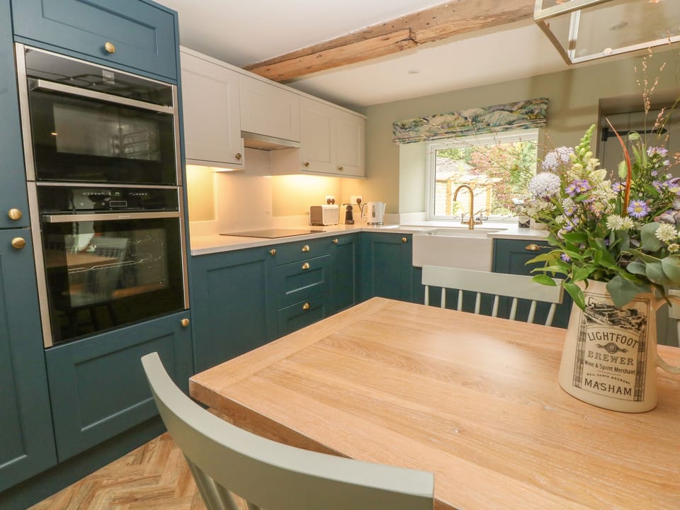 Cottage | Interior
