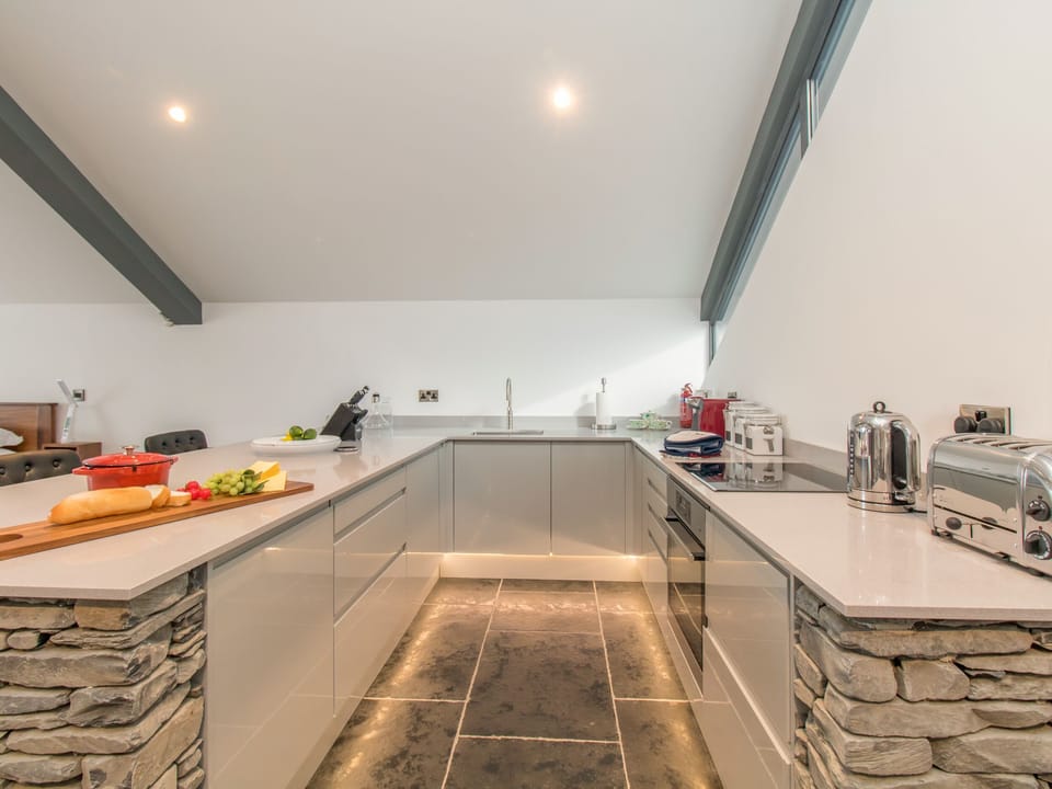 Cottage | Private kitchen | Fridge, microwave, dishwasher, electric kettle