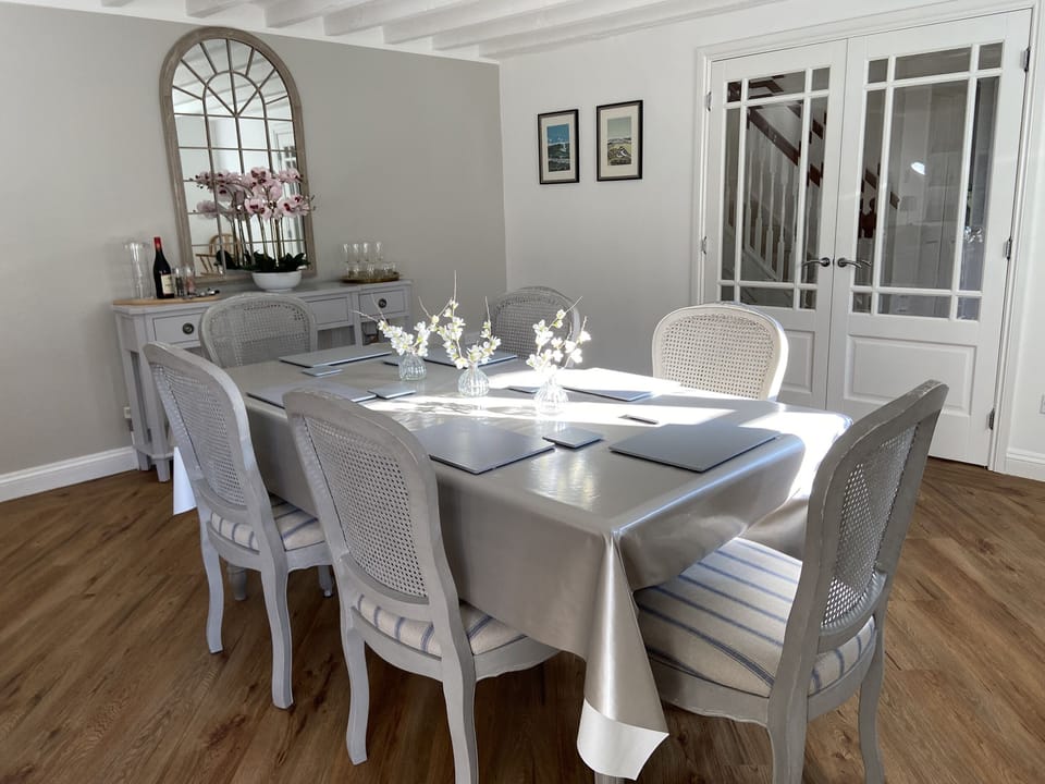 Cottage | Interior