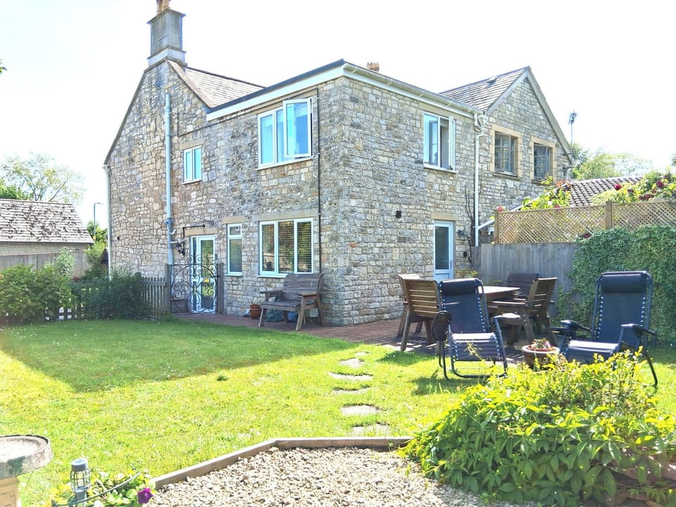 Cottage | Outdoor dining