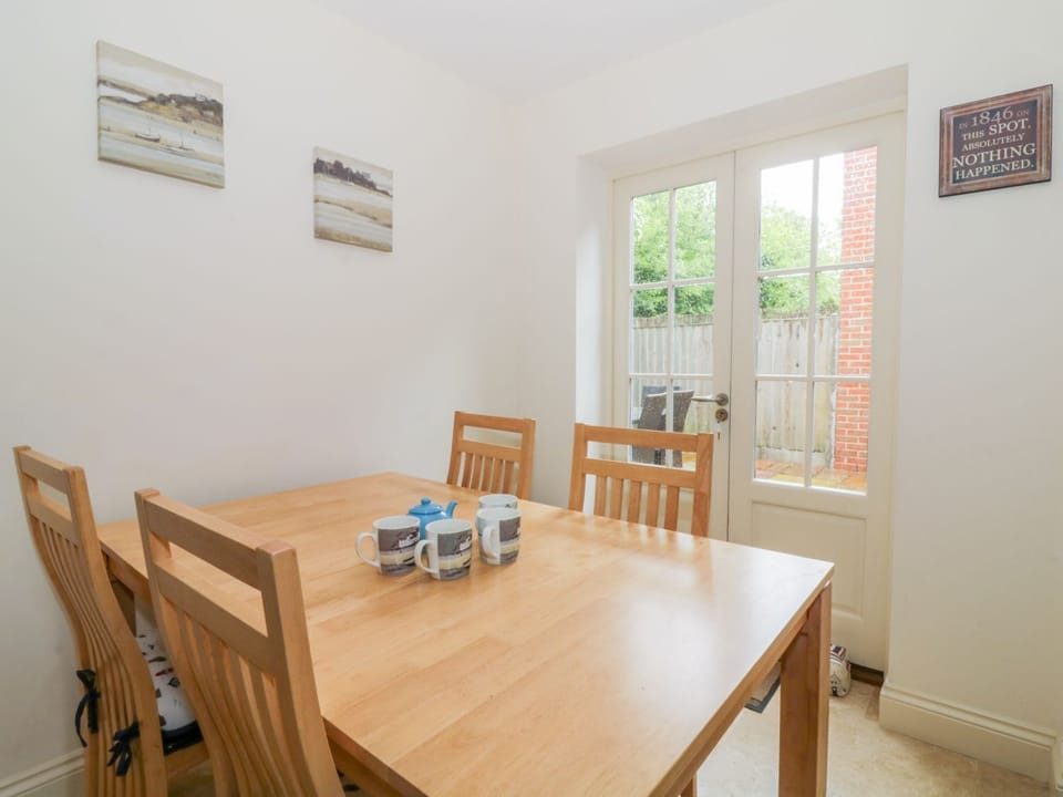 Cottage | Interior