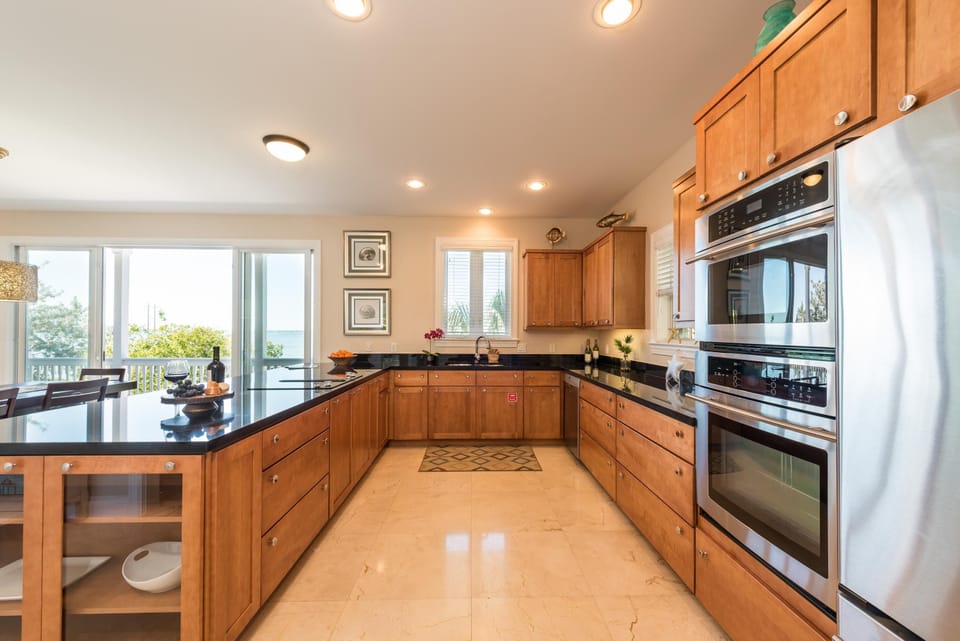 House, Multiple Beds (3 4 Tim e) | Private kitchen