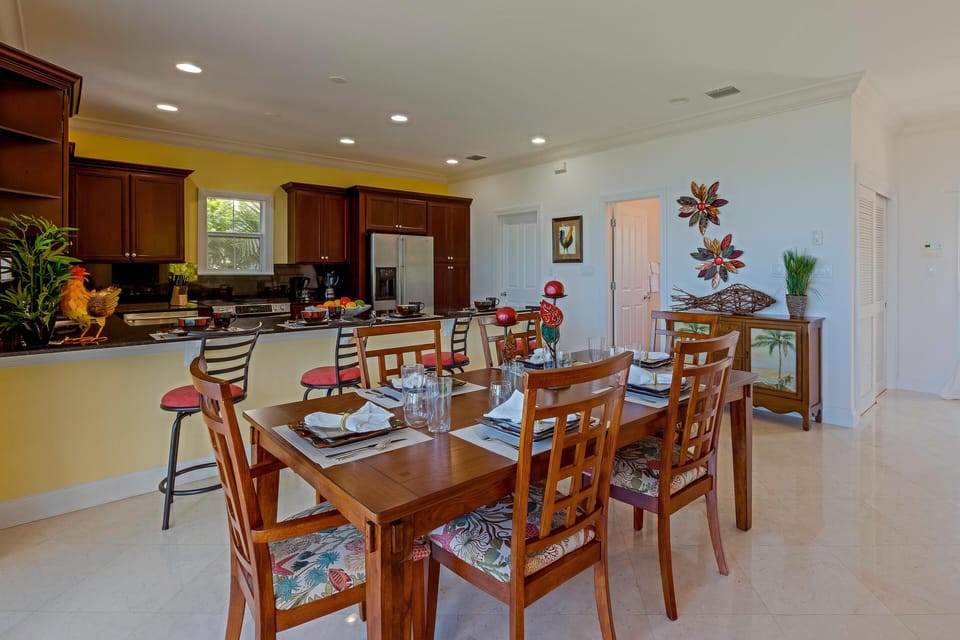 House, Multiple Beds (Coastal Comfort) | Private kitchen | Oven, toaster