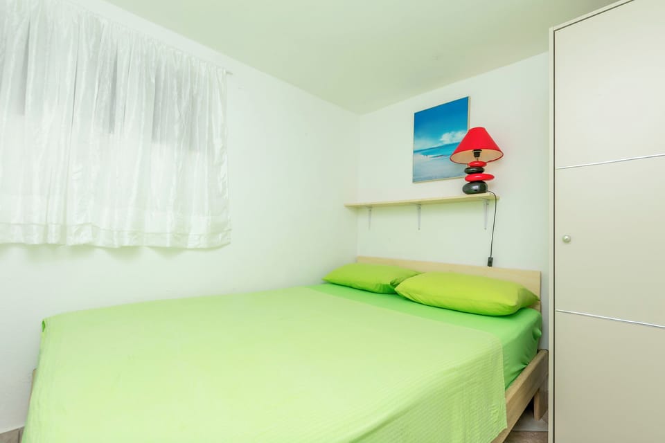 House | 3 bedrooms, iron/ironing board, free WiFi