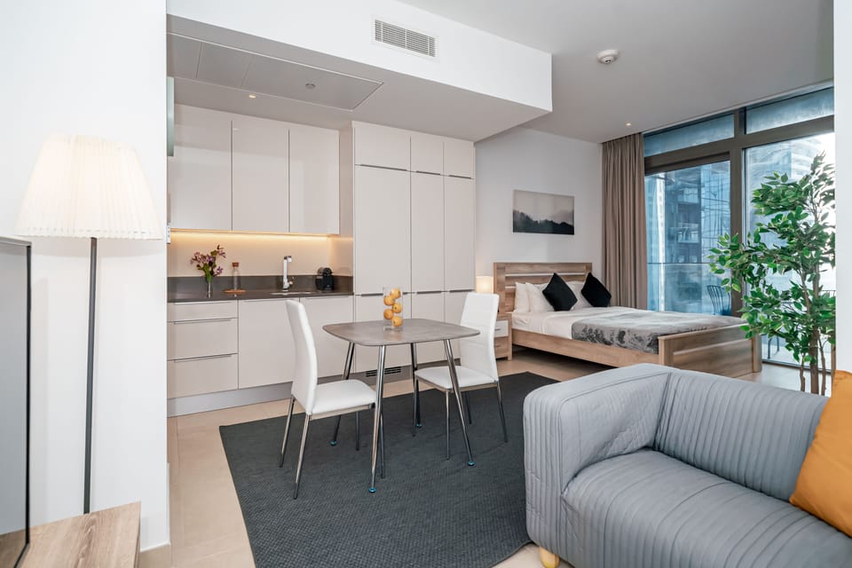 Comfort Apartment | Living area | Table tennis