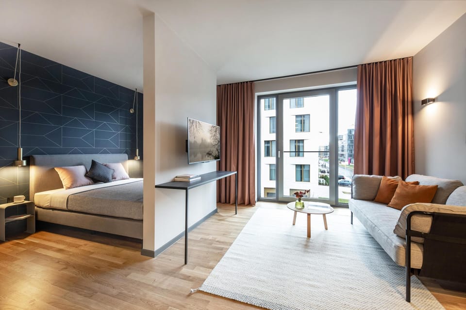 Standard Apartment, 1 Queen Bed, Kitchen (Full Kitchen, Medium) | 1 bedroom, hypo-allergenic bedding, in-room safe, desk