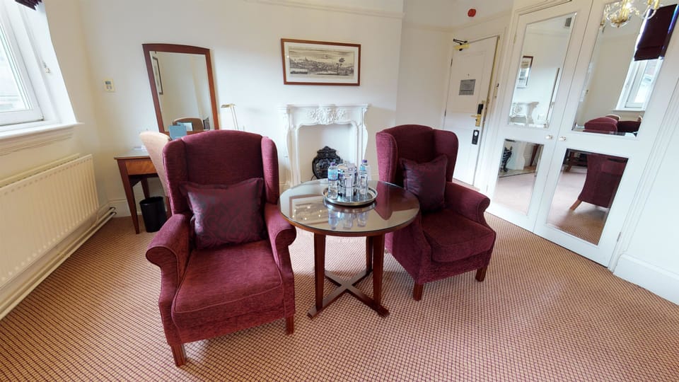 Executive Double Room | Bar (on property) | 2 bars/lounges, lobby lounge