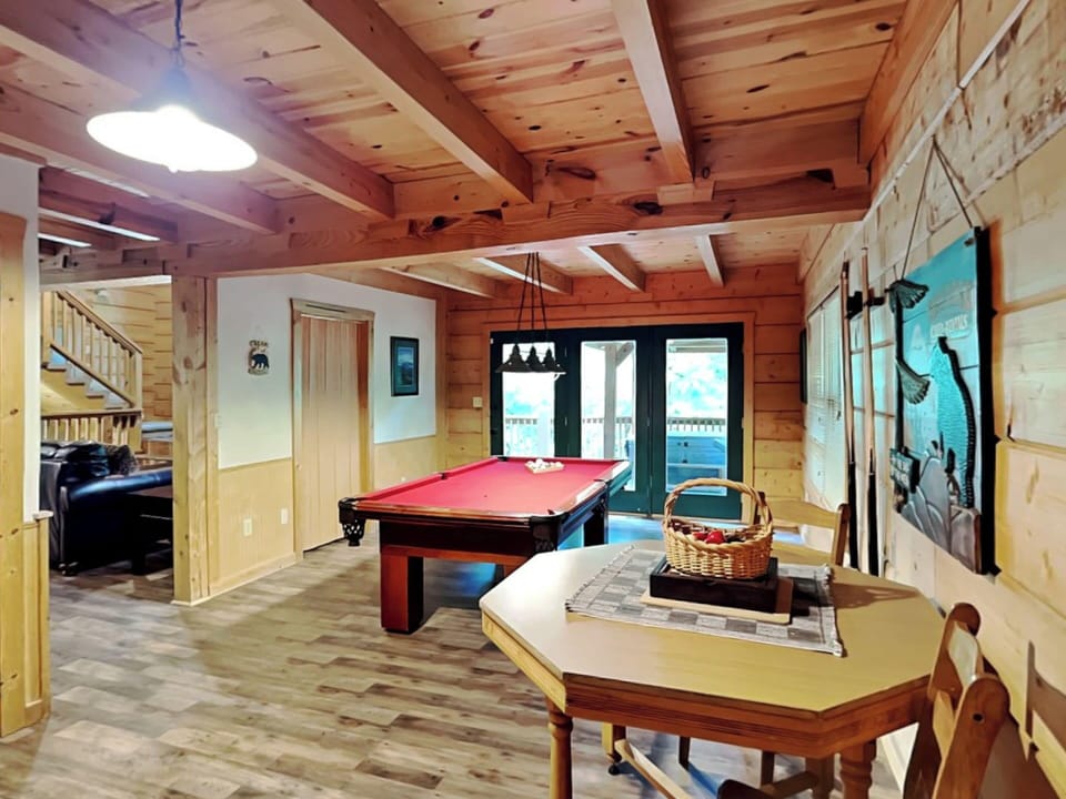 Big Bear 2 Cabin in Gatlinburg