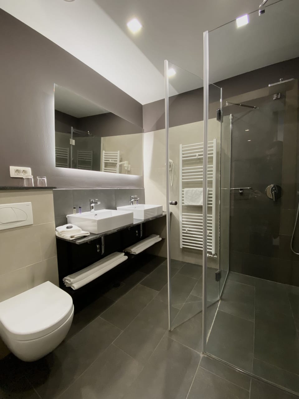 Deluxe Apartment, 2 Bedrooms | Bathroom | Shower, rainfall showerhead, free toiletries, hair dryer