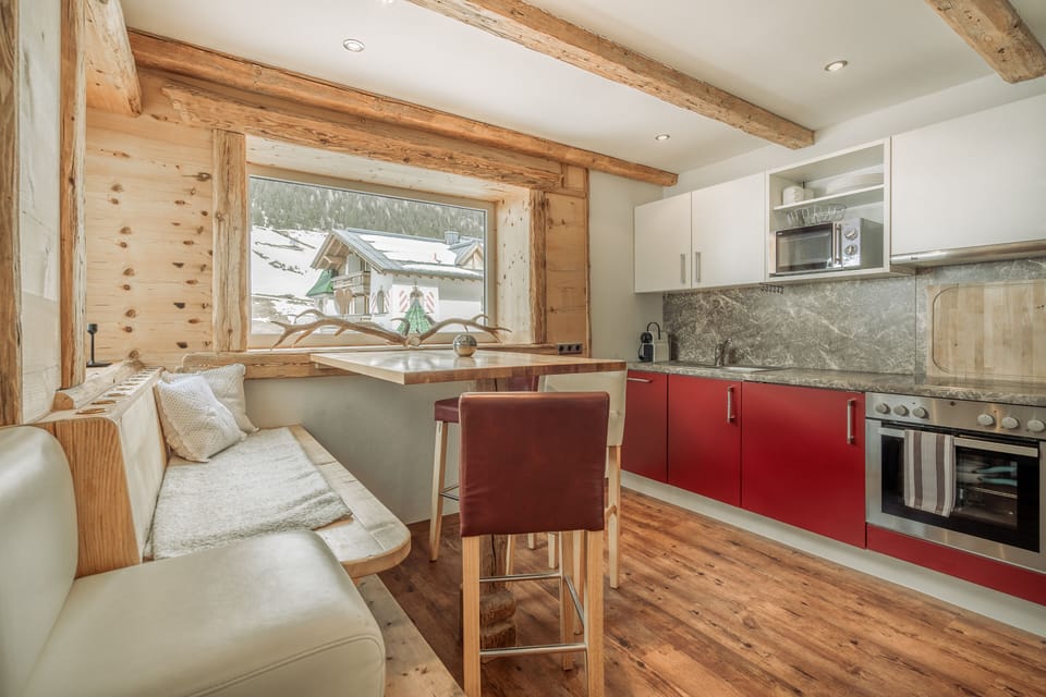 Comfort Apartment | Private kitchen | Paper towels