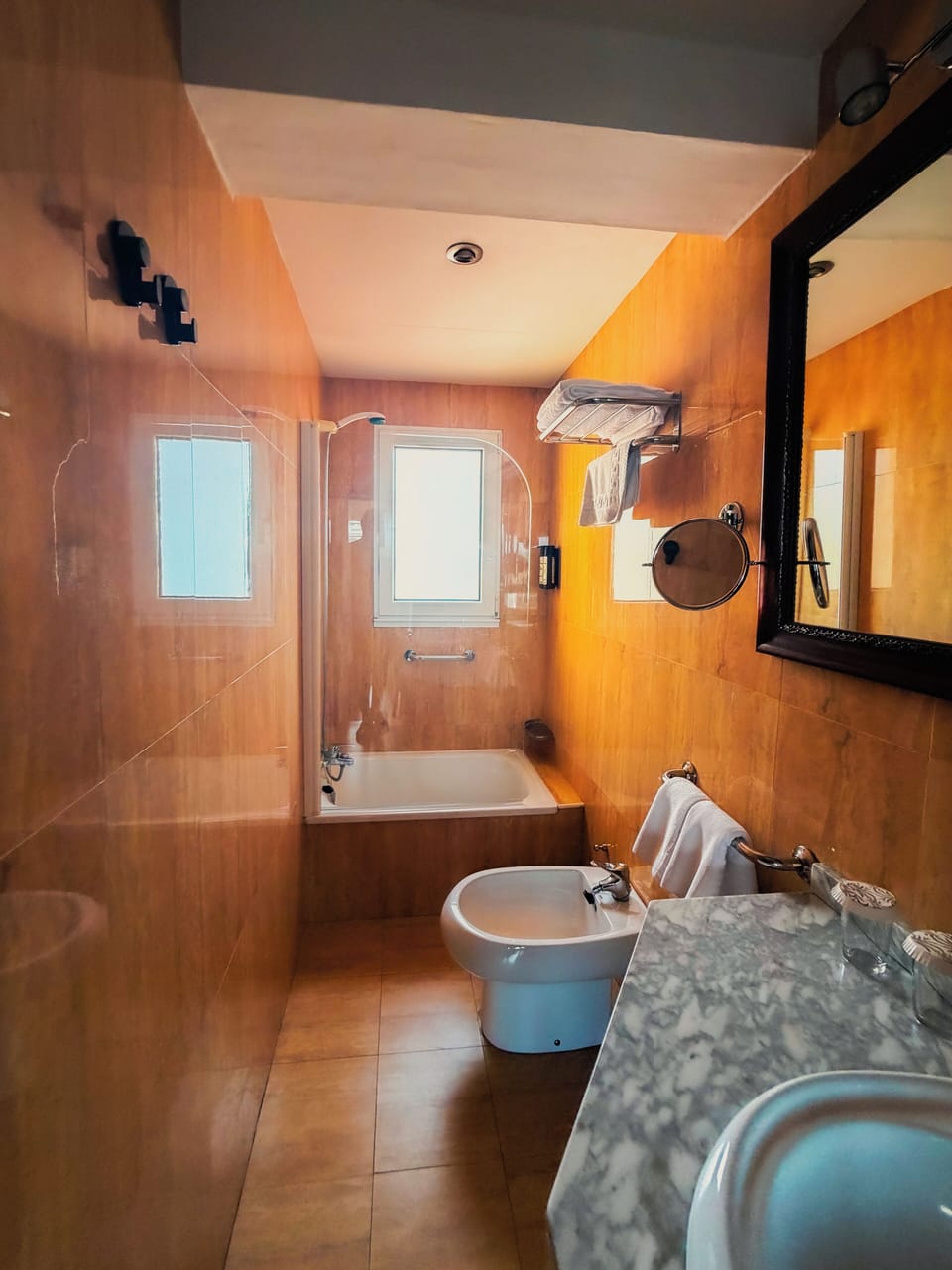 2 single beds | In-room safe, desk, laptop workspace, free WiFi