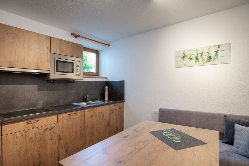 Family Apartment, 2 Bedrooms, Kitchen | Private kitchen