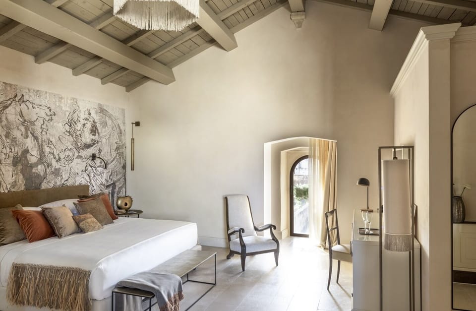 Junior Studio Suite | In-room safe, individually furnished, desk, free WiFi