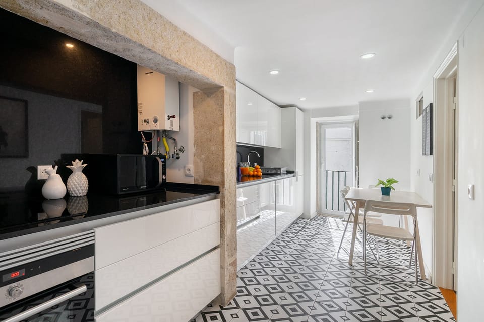 Apartment, 3 Bedrooms | Private kitchen | Fridge, microwave, stovetop, dishwasher