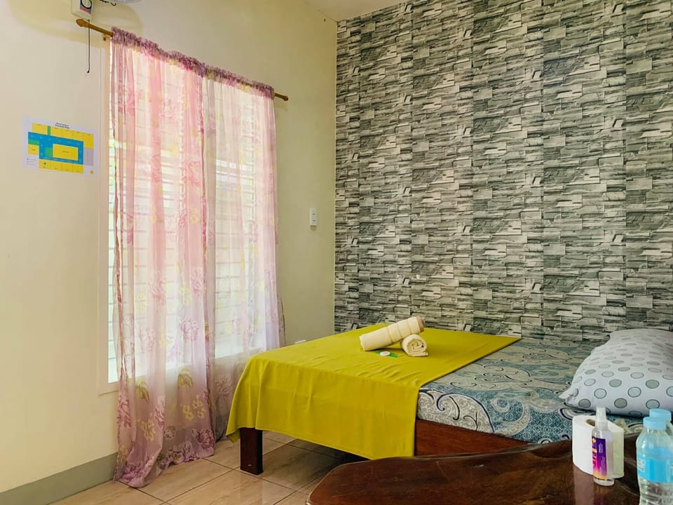 Standard Aircon Room | WiFi (free), bed sheets