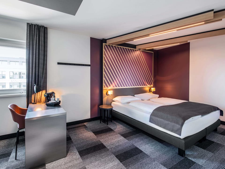 Premium Double Room | Desk, soundproofing, WiFi (free), bed sheets