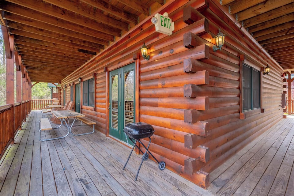 Studio (Multiple Bedrooms) | Property amenity