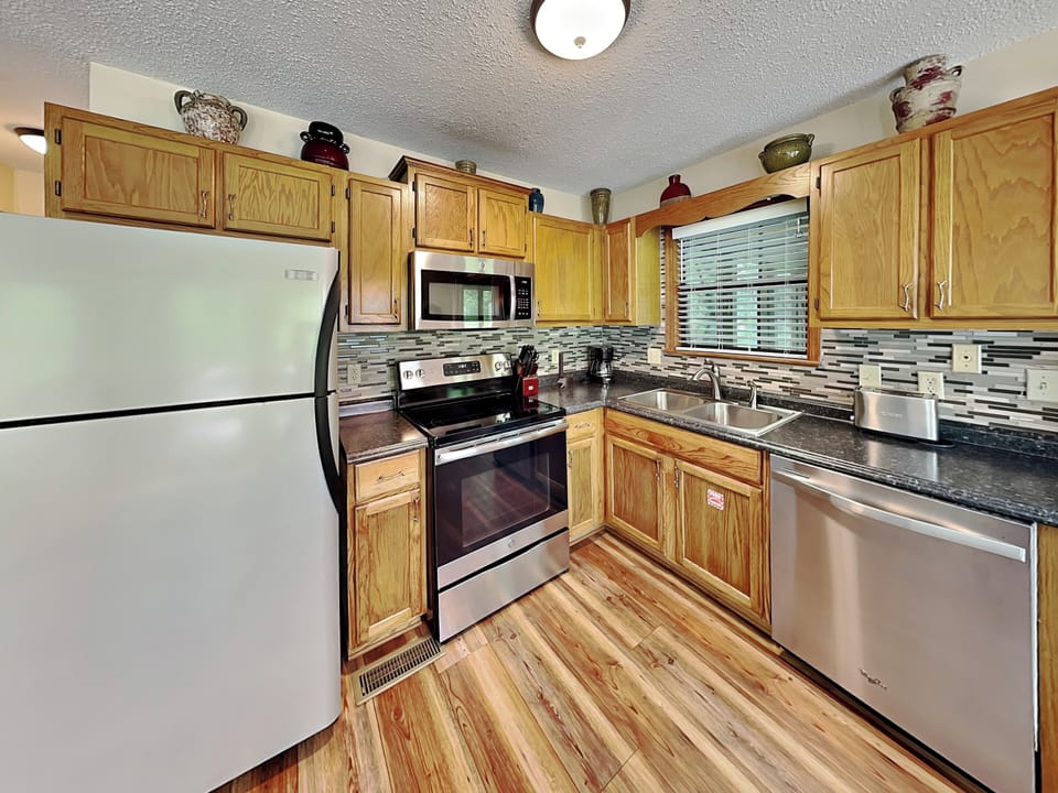 Studio (3 Bedrooms) | Property amenity