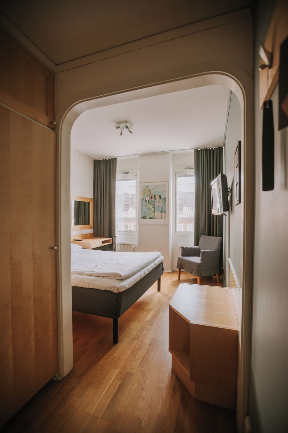 Family Room, Non Smoking | Desk, blackout drapes, free WiFi, bed sheets
