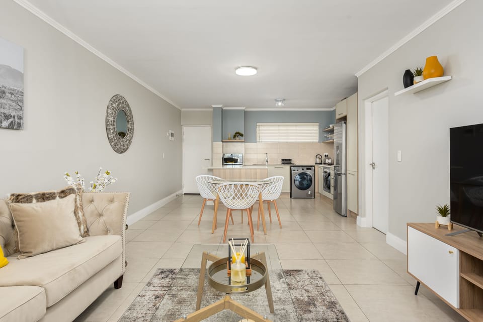 Luxury Apartment | Living area | Flat-screen TV