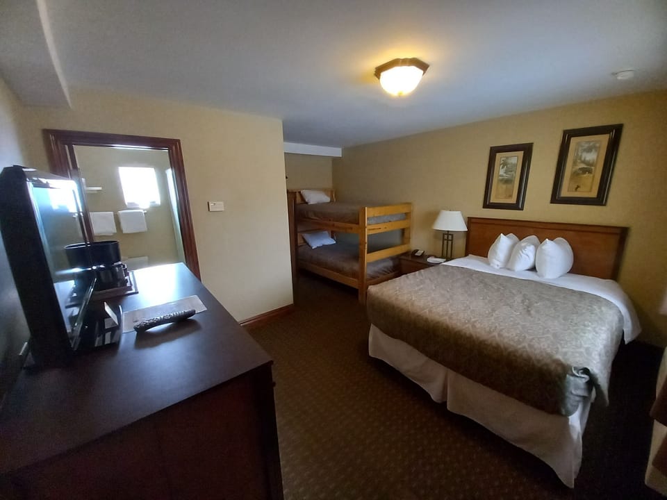 Standard Room, Multiple Beds | Blackout drapes, free WiFi, bed sheets