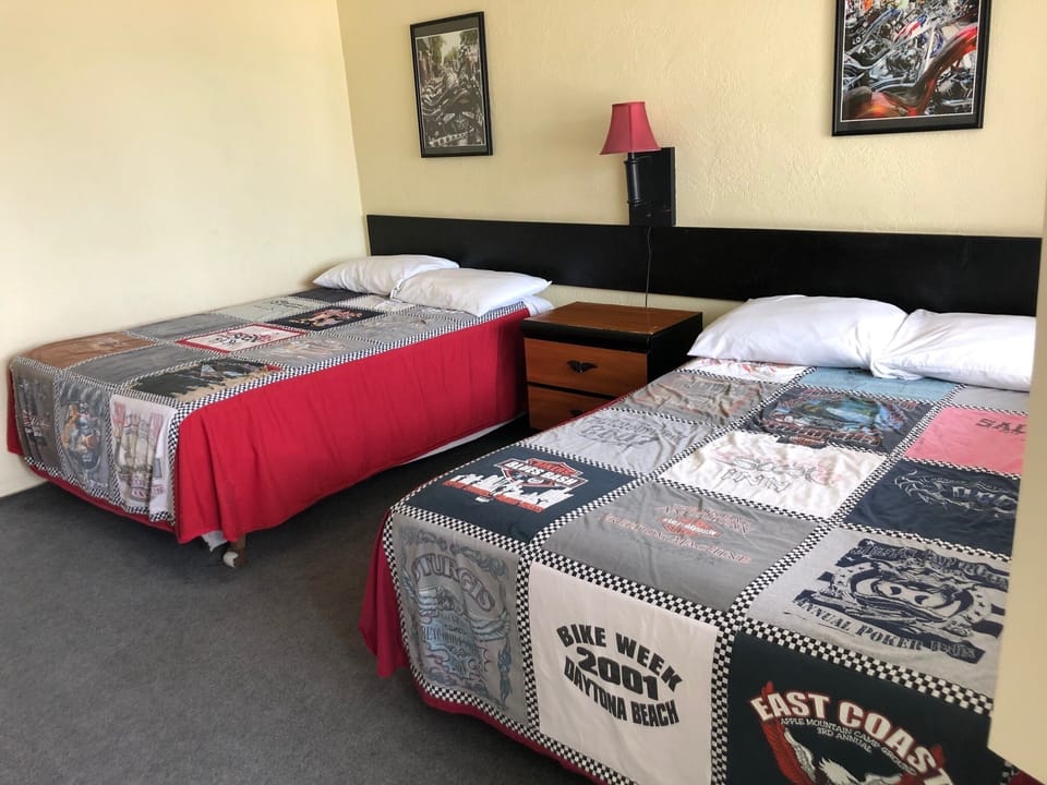 Standard Room, 2 Double Beds, Non Smoking | Desk, laptop workspace, WiFi (free), bed sheets
