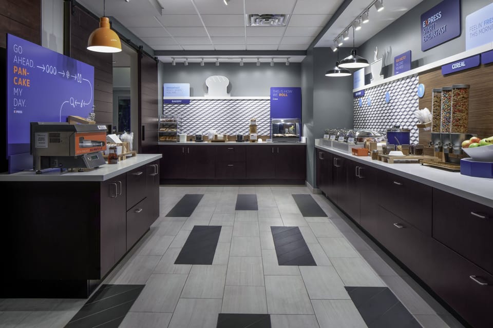 Free daily continental breakfast