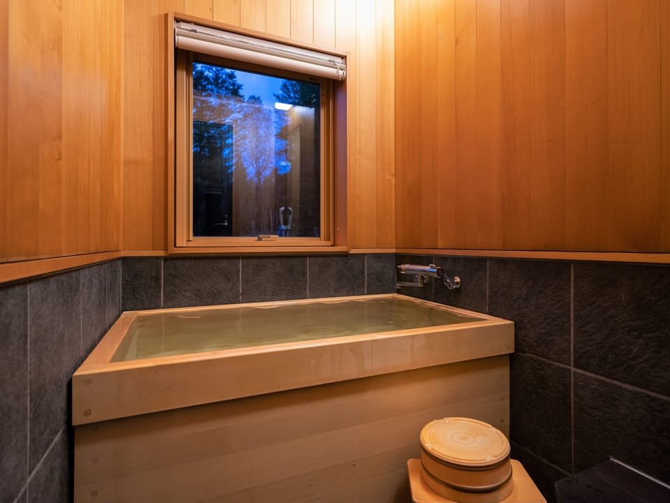 Premium Japanese Western Room | Bathroom | Electronic bidet, towels
