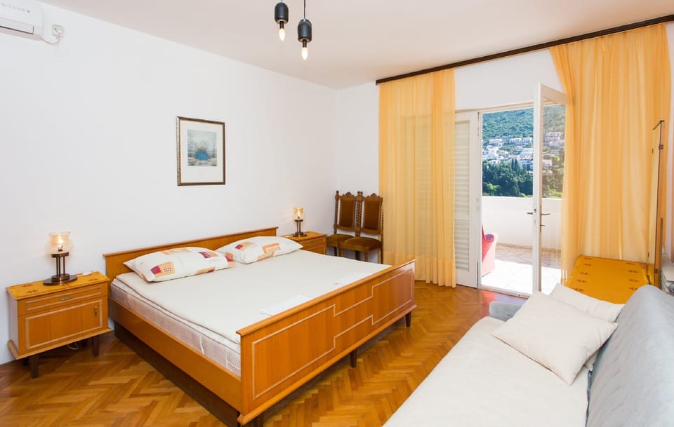 Double Room (Double Room 2) | 5 bedrooms