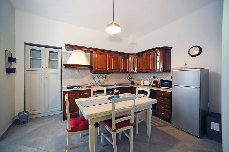 Apartment, 2 Bedrooms, Balcony, River View | In-room dining