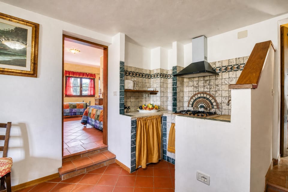 Family Villa, Multiple Bedrooms, Fireplace (Tenuta Di Litiano Villa with Garden) | Private kitchen