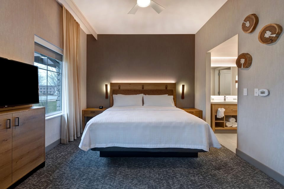 Blackout drapes, iron/ironing board, free WiFi, bed sheets