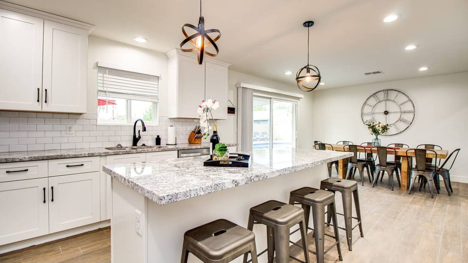 Studio (4 Bedrooms) | Private kitchen | Fridge, microwave, oven, toaster
