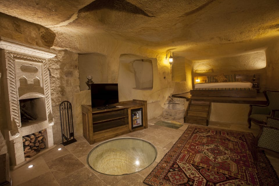 Royal Cave Suite | Premium bedding, minibar, in-room safe, individually decorated