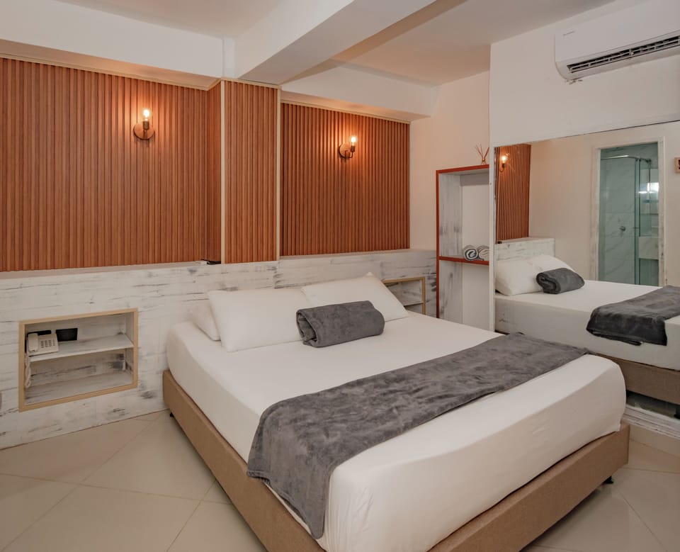 Junior Room | In-room safe, free WiFi, bed sheets