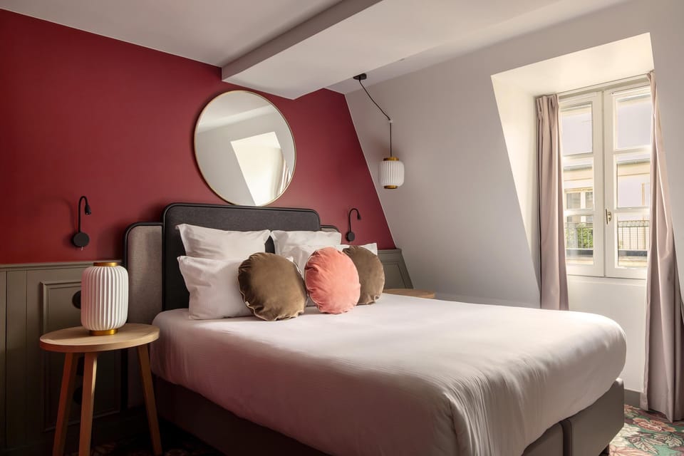 Cozy | Premium bedding, minibar, in-room safe, desk