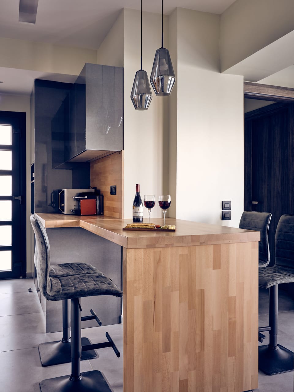 Deluxe Villa | Private kitchen | Full-size fridge, microwave, oven, stovetop