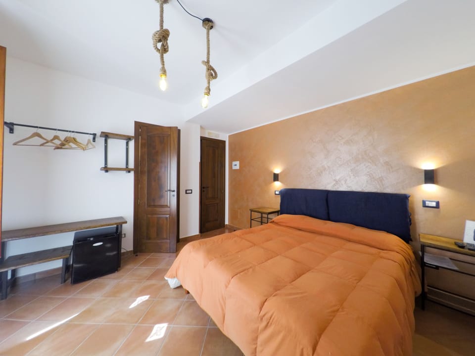 Comfort Double Room | Hypo-allergenic bedding, down comforters, Select Comfort beds, minibar