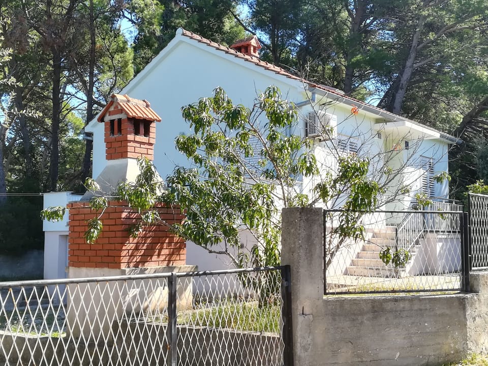 House, 2 Bedrooms, Smoking, Terrace | Exterior