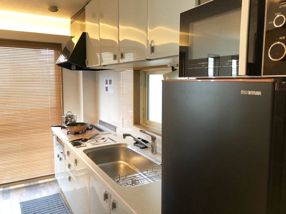 Private Vacation Home, Non smoking | Private kitchenette | Fridge, microwave, oven, stovetop