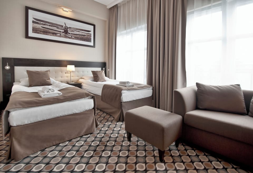 Premium Room | Hypo-allergenic bedding, minibar, in-room safe, desk